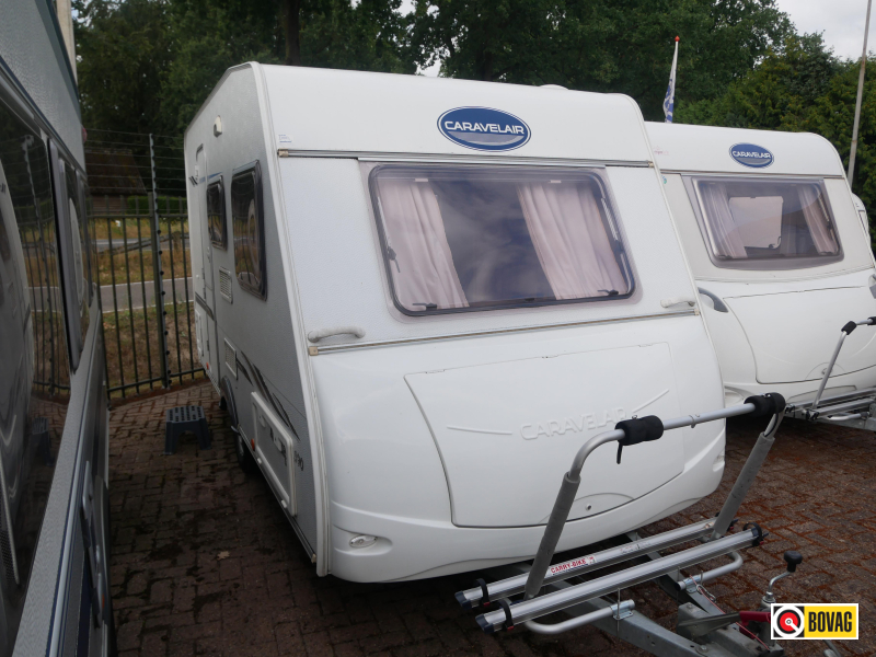 Caravelair Antares 390 Voortent, fietsenrek