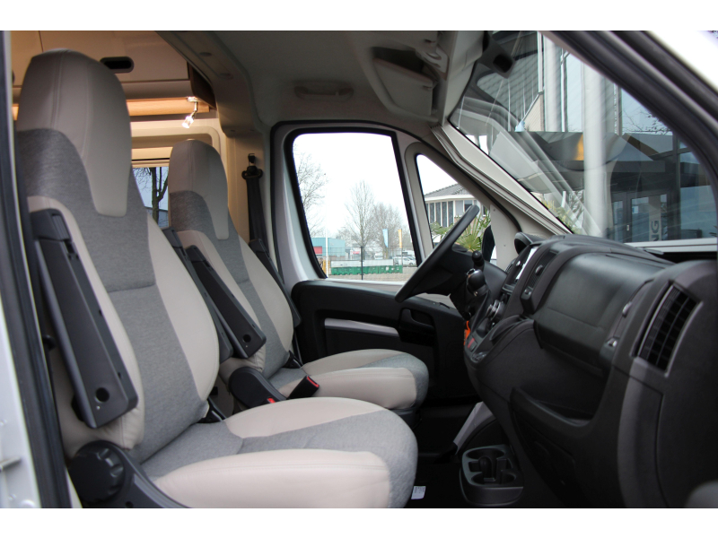 Adria Sun Living 65 SL Single beds - 160HP AUT photo: 19