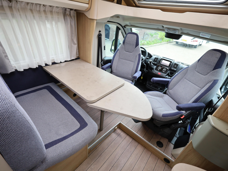 Knaus Sky TI 650 MEG camas individuales | enganche de remolque foto: 4