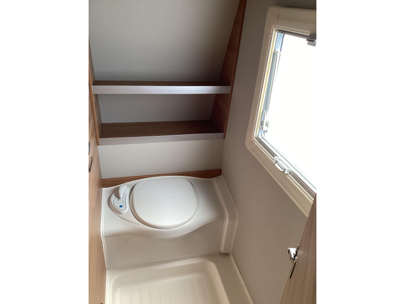 Tabbert Da Vinci 490 TD Mover/underfloor heating photo: 13