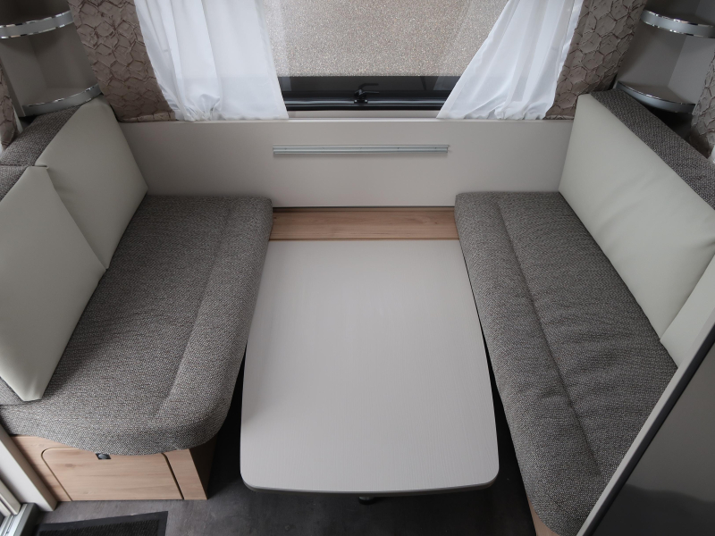 Dethleffs Nomad Avantgarde 460 LE ZGAN EN COMPLEET !!  foto: 6