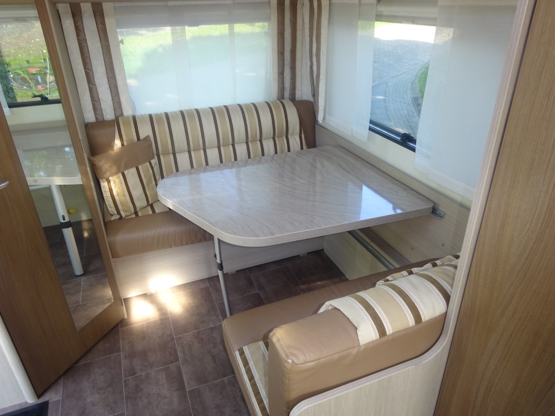 Bürstner Averso 395TS Vast Bed/Treinzit/Mover foto: 8