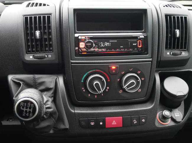 Pössl 2Win Plus, 6 Meter Buscamper, Groot Dwarsbed!!! foto: 4