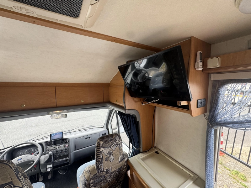 Dethleffs Globetrotter Cama francesa Aire acondicionado dinette foto: 17
