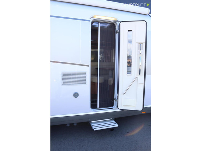 Carthago CHIC E-LINE I 51 YACHTING 180hp Automatic | Without pull-down bed | Alde heating | Single beds | Solar panels | Inverter | Double bo photo: 4
