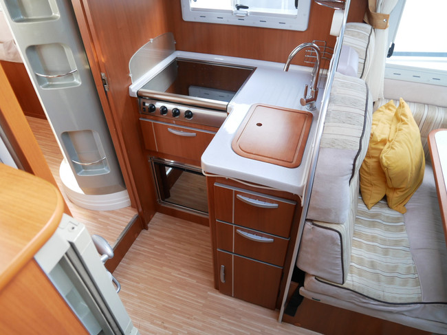 McLouis Tandy 672, Autom&aacute;tico, Semi Integral, Cama Queen foto: 11