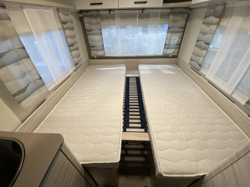 Dethleffs C'Joy 460 LE ENKELE BEDDEN!  foto: 13