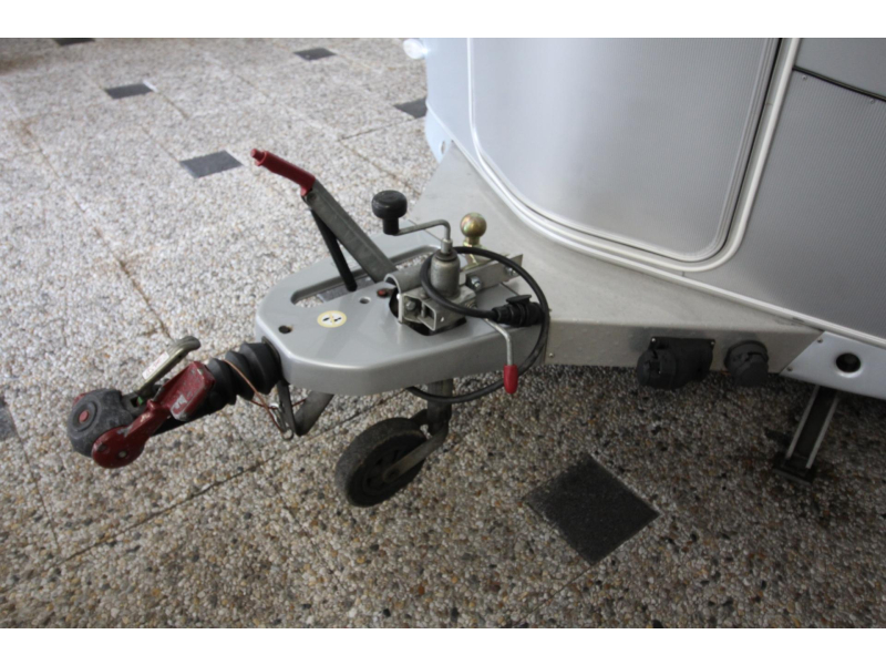 Eriba Touring Triton 430 GT Techo elevable, Mover, Avance foto: 18