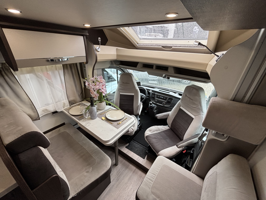Benimar Tessoro 495 UP QUEENSBED + HEFBED XXL GARAGE 6.99M foto: 1