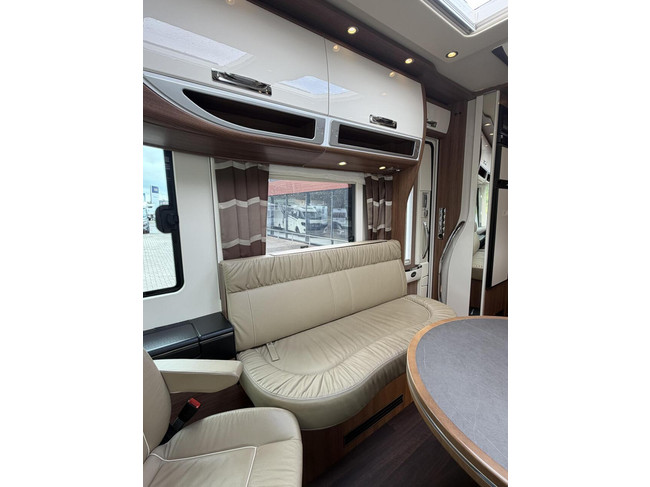 Carthago Chic E-Line I 61 XL-LE Boven Kasten 2X Airco Lithium Zonnepanelen foto: 15