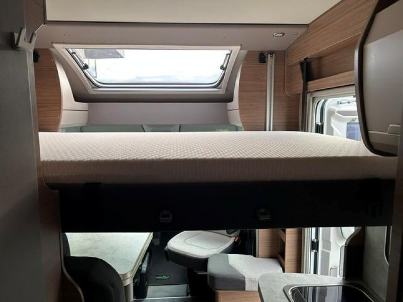Knaus Van Wave 640 MEG Enkele bedden & hefbed  foto: 10