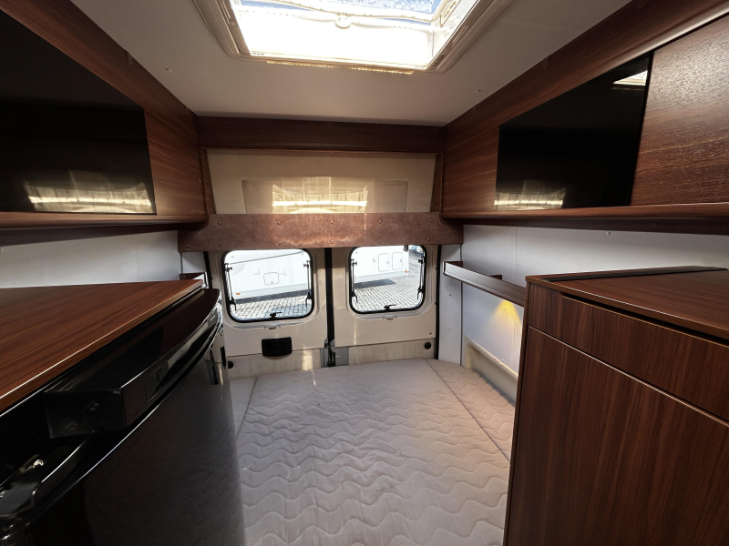 Adria Twin 640 SHX Dwarsbed/unieke indeling  foto: 18