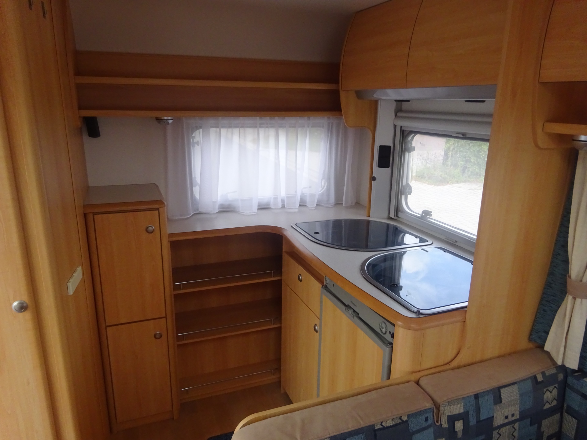 Home-car Racer 450 Ruime Caravan Met Nieuwe Mover foto: 17