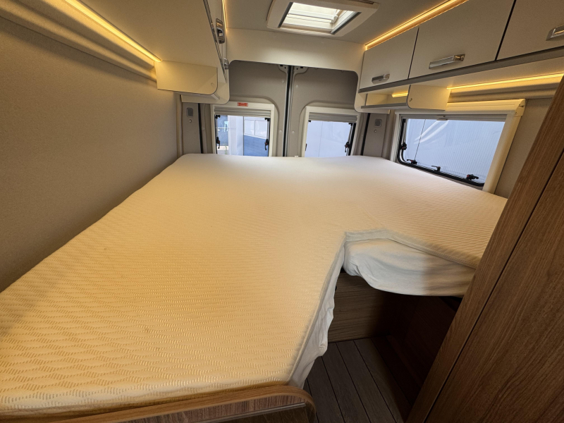 Weinsberg Edition Fire 600 ME Lengte bedden  foto: 2