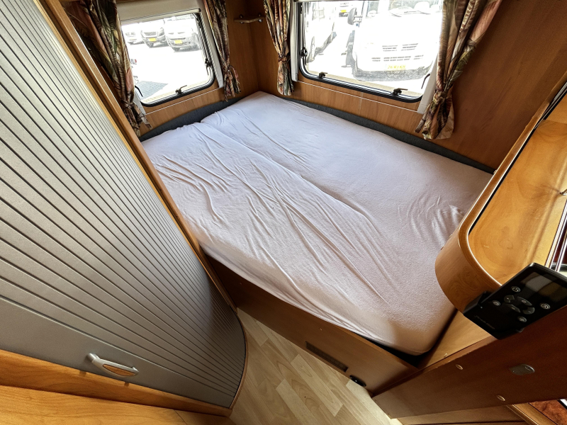 Hobby T 600 Fransbed/2005/Airco/6.30M  foto: 25