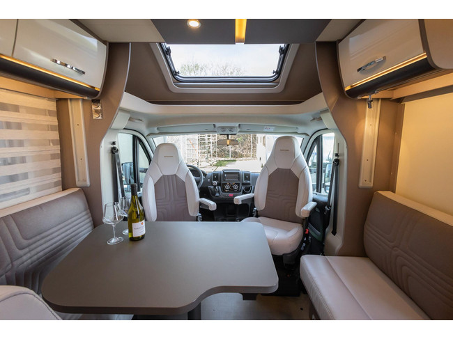 B&uuml;rstner Lyseo Privilege TD734 Queensbed + Hubbett Foto: 12