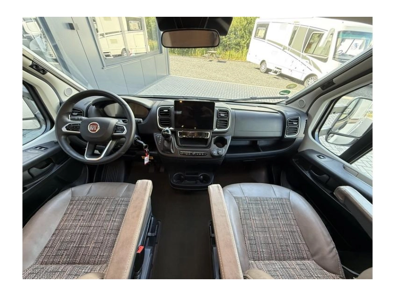 Carthago C-Tourer T 144 LE 4 persoons, LPG, automaat  foto: 18
