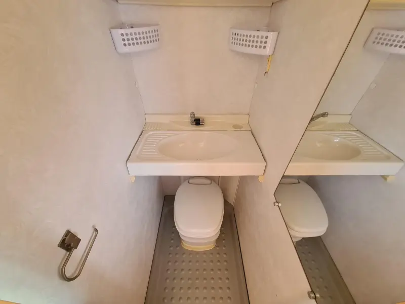 Sterckeman Starlett Executive 470 PE Stapelbed/vast bed/890 kg  foto: 13