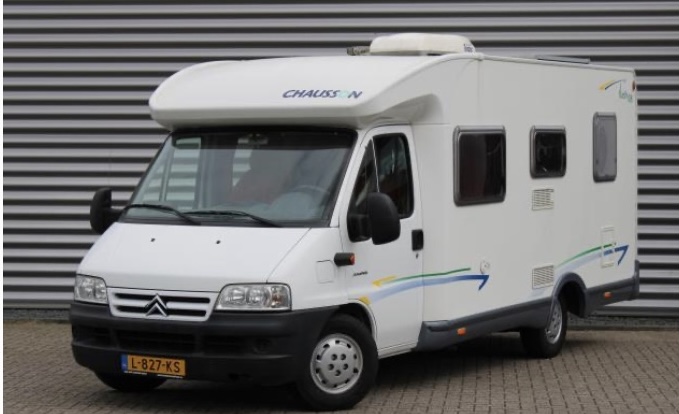 Hobby De Luxe 495 UL ENKELE BEDDEN MOVER VOORTENT