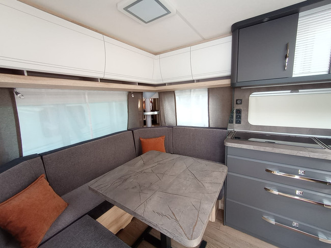 Hobby De Luxe 460 UFe photo: 6