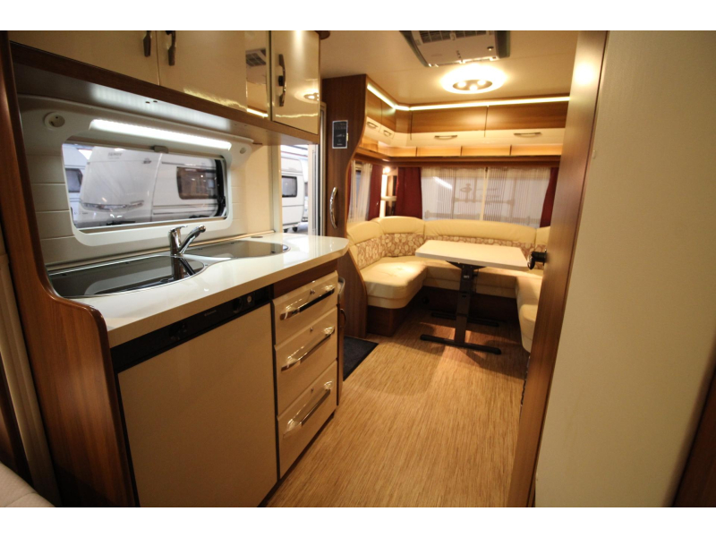 Hobby Excellent 455 UF Thule 6300 Airco Voortent  foto: 9