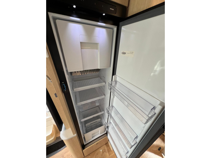 Hymer B-MC T 680 E&P nivel, aire acondicionado, Completamente equipado foto: 15