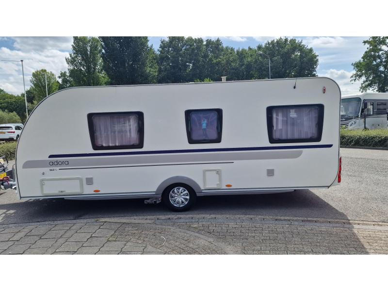 Adria Adora 563 pu queensbed mover 