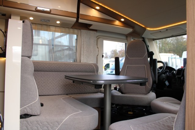 Robusto Carthago Integral Malibu I 460 LE Fiat AUTOM&Aacute;TICO 180 CV camas individuales y cama abatible (118 foto: 29