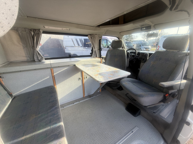 Westfalia California COACH Volkswagen Transporter I D 50 KW einzigartiger Zustand!!! Buscamper Servolenkung Webasto Standheizung 4 Schlafpl&auml;tze Anh&auml;ngerkupplung Fahrradtr&auml;ger Aufstelldach Foto: 12