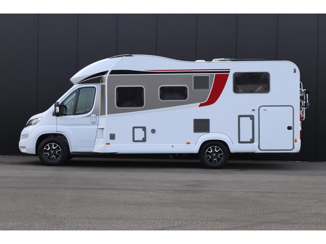 Bürstner Ixeo Time 726 G 165pk | 5e zitplaats | Zonnepanelen | Hefbed | Achteruitrijcamera| Thule lift fietsendrager | Lengtebedden | Bea foto: 2