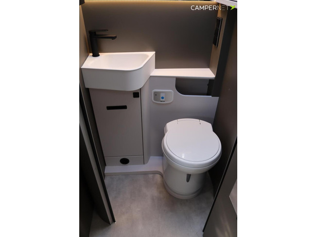 Hymer GT-S 685 170pk Automaat | Face to Face | Lithium | Luifel | Omvormer | Dieselverwarming | LED koplampen | Wifi router | Stoelver foto: 20