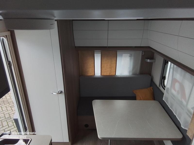 Hobby Ontour 390 SF compacte caravan  foto: 6