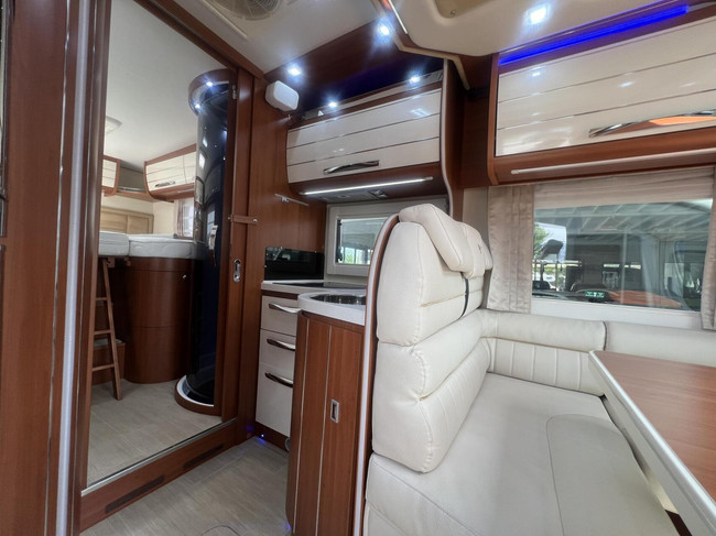 Mobilvetta KEA P65 premium klasse camper lengte en hefbed foto: 8