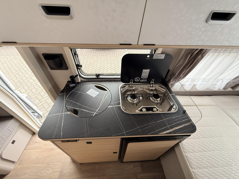 Eriba Touring 530 Thule 6300 Luifel  foto: 7