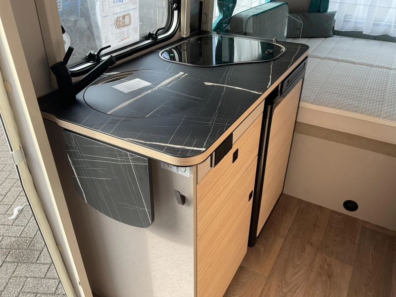 Eriba Touring 430 HarbourBlue 6000 advantage photo: 3