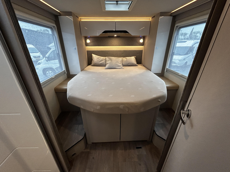 Hymer Tramp 695 S Mercedes/Queensbed/hefbed  foto: 15