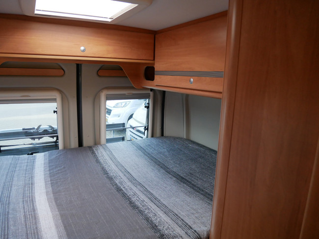 Pössl 2Win Plus, 6 Meter Buscamper, Groot Dwarsbed!!! foto: 17