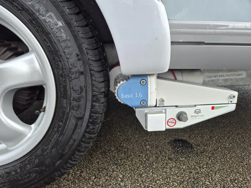 Knaus Sudwind Special 420 QD Voortent, Cassetteluifel!  foto: 5