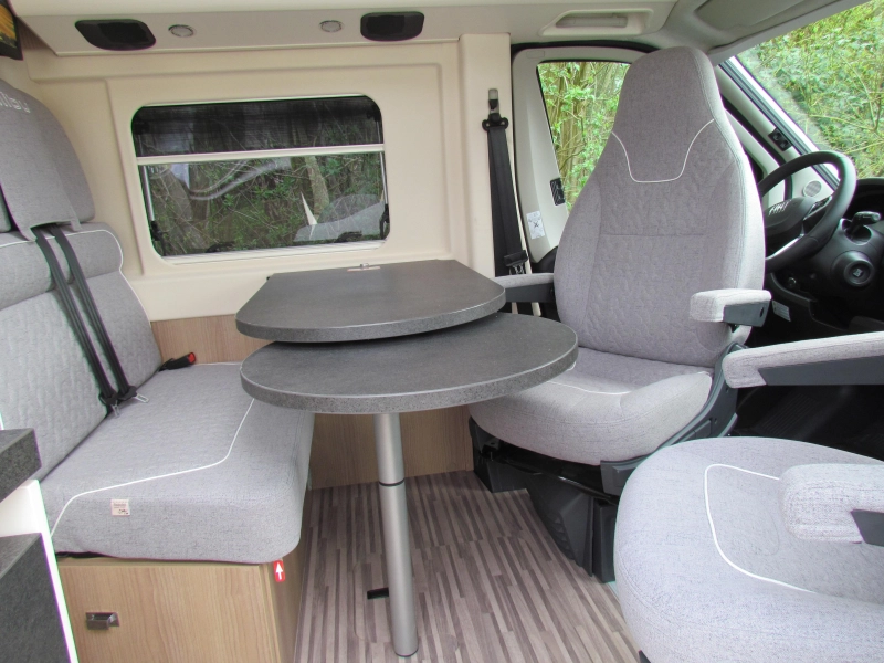 Malibu Diversity Coupe 640 LE K Lengtebedden, Automaat  foto: 2