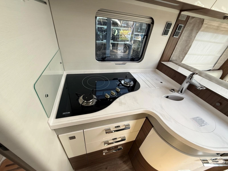 Precio est&aacute;ndar de Hymer BML-T 780 foto: 7