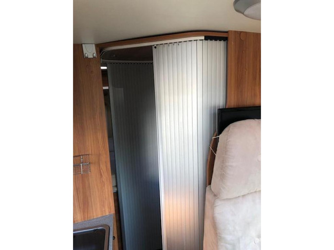 P\u00f6ssl Globecar 600 buscamper 6 mtr foto: 13