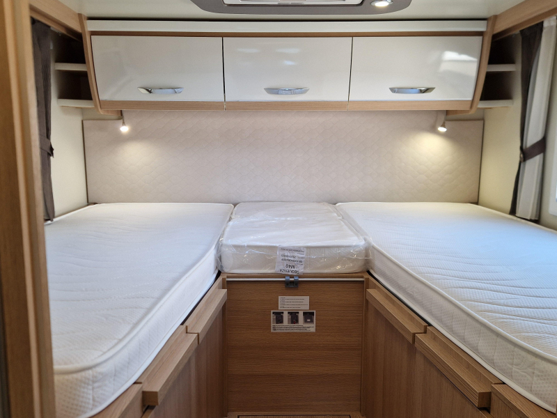 McLouis Sovereign 470 Face to face  foto: 10