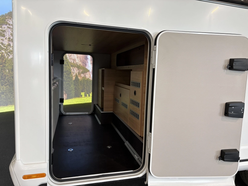 Knaus L!ve Wave 700 DX 180hp automatic /queen bed photo: 14