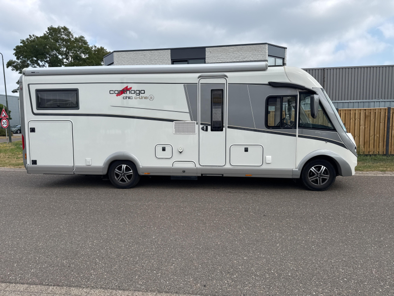 Carthago Chic C-Line II I 4.9 LE no drop-down bed single beds photo: 7