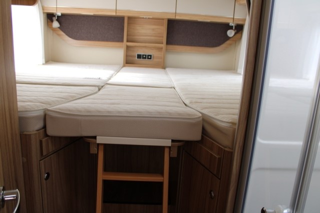Hymer Exsis I 678 Fiat AUTOMAAT 160 pk enkele bedden Smal en lichtgewicht (54  foto: 53