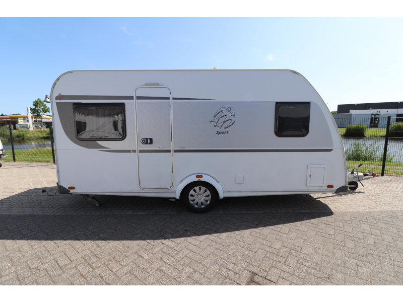 Knaus Sport 450 FU Vorzelt/Fahrradtr&auml;ger Foto: 2