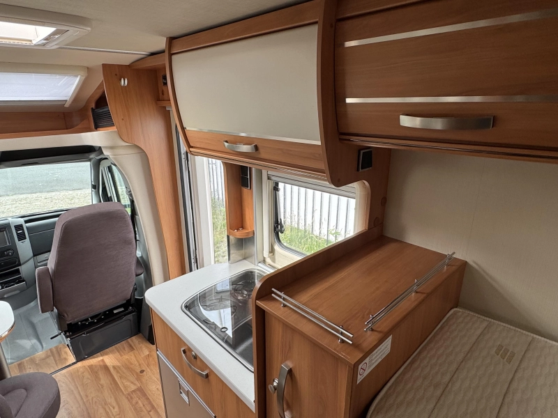 Hymer Van 520 S Einzelbetten Raumwunder Foto: 15