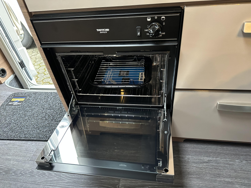 Knaus L!ve I 650 MEG AUTOM&Aacute;TICA 180CV foto: 9