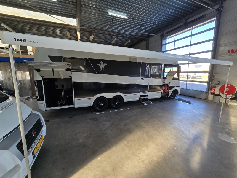 Niesmann+Bischoff Arto 85 LE Z.G.O.H B.J. 2015 Cloulin foto: 7