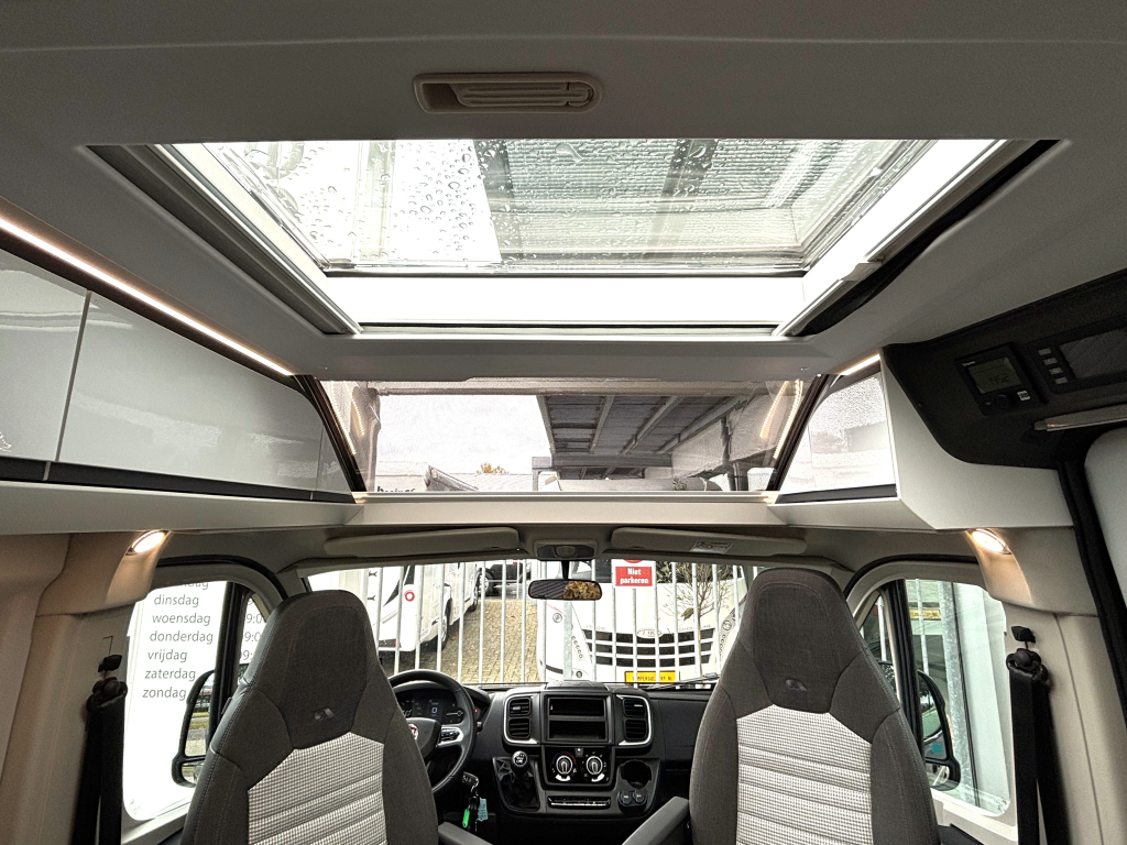 Adria Twin Supreme 640 SLB ENKELE BEDDEN FIAT 8 TREKHAAK foto: 13